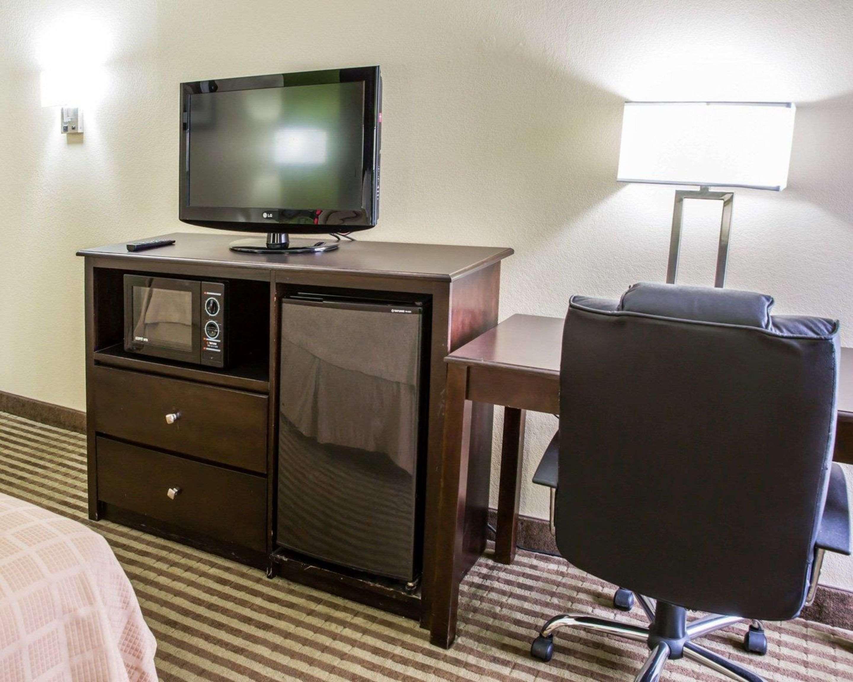 Quality Inn Jacksonville Near Camp Lejeune Buitenkant foto