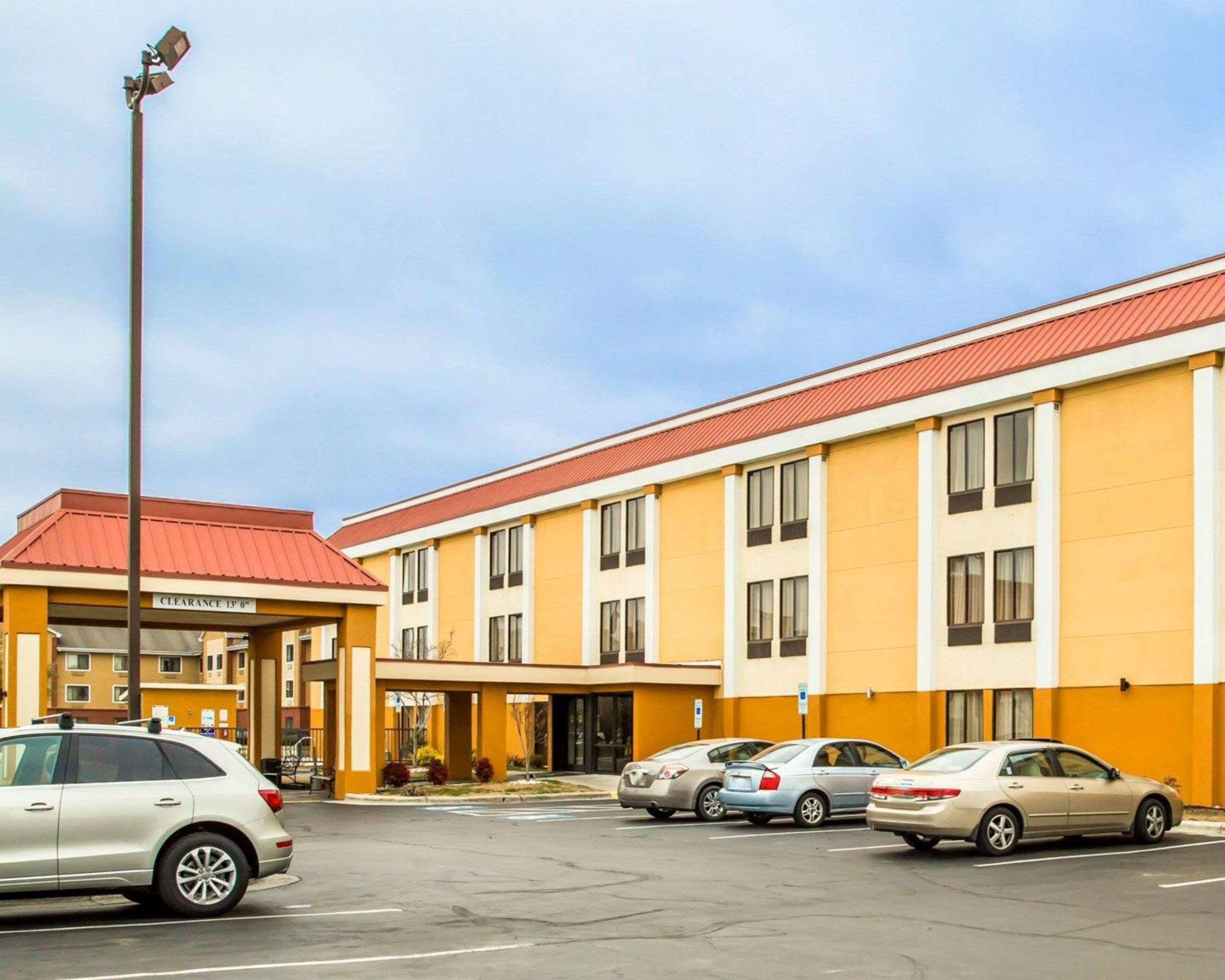 Quality Inn Jacksonville Near Camp Lejeune Buitenkant foto