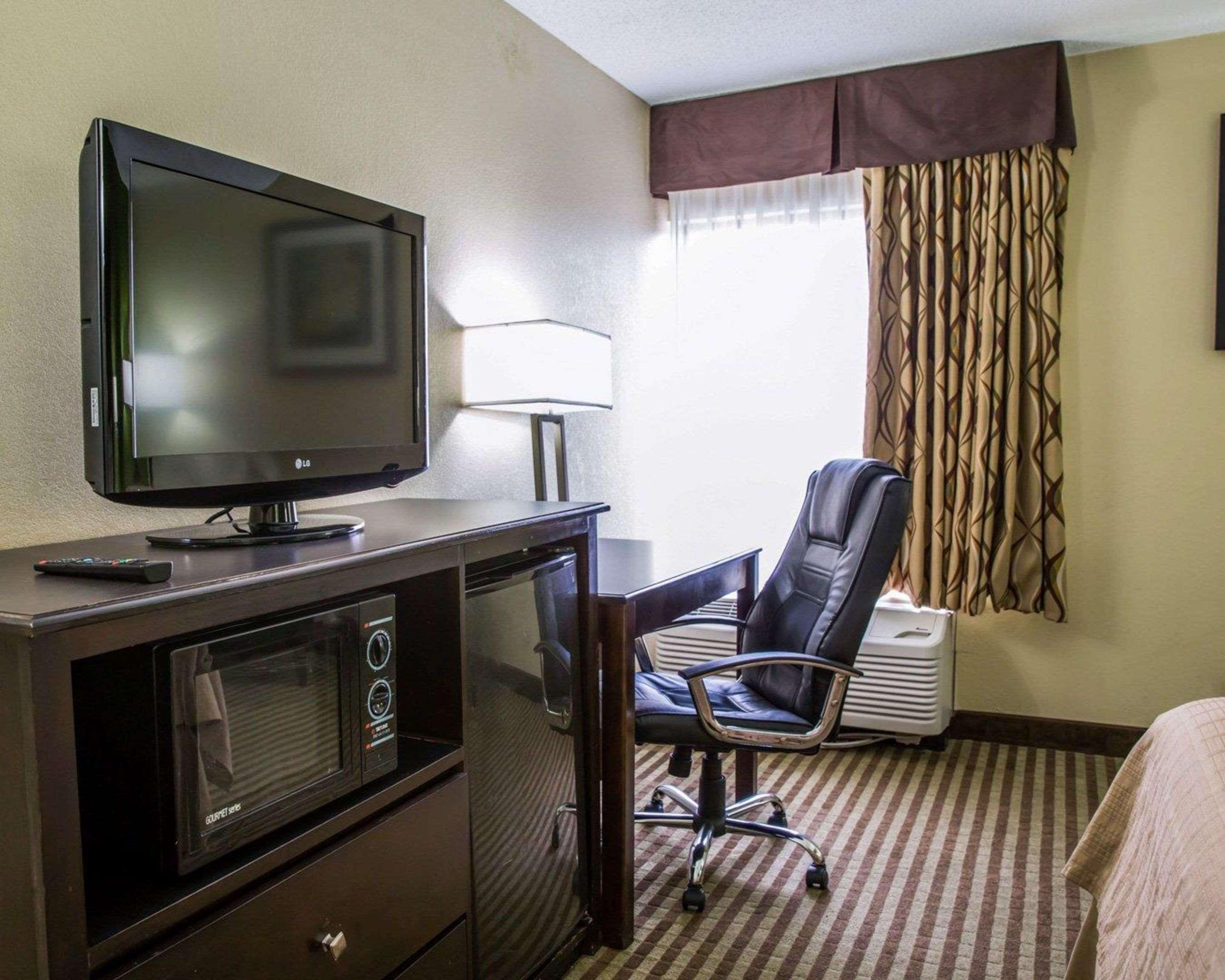 Quality Inn Jacksonville Near Camp Lejeune Buitenkant foto