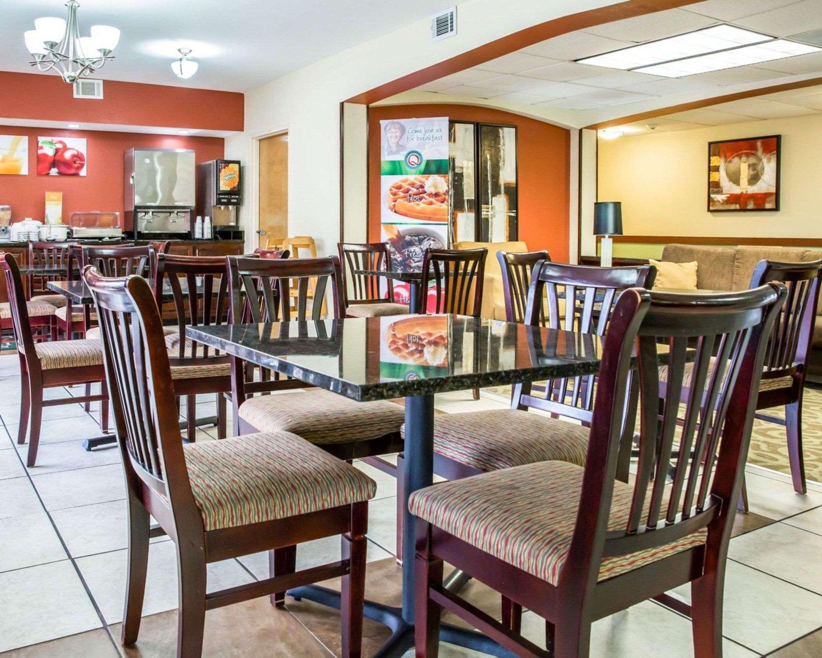 Quality Inn Jacksonville Near Camp Lejeune Buitenkant foto