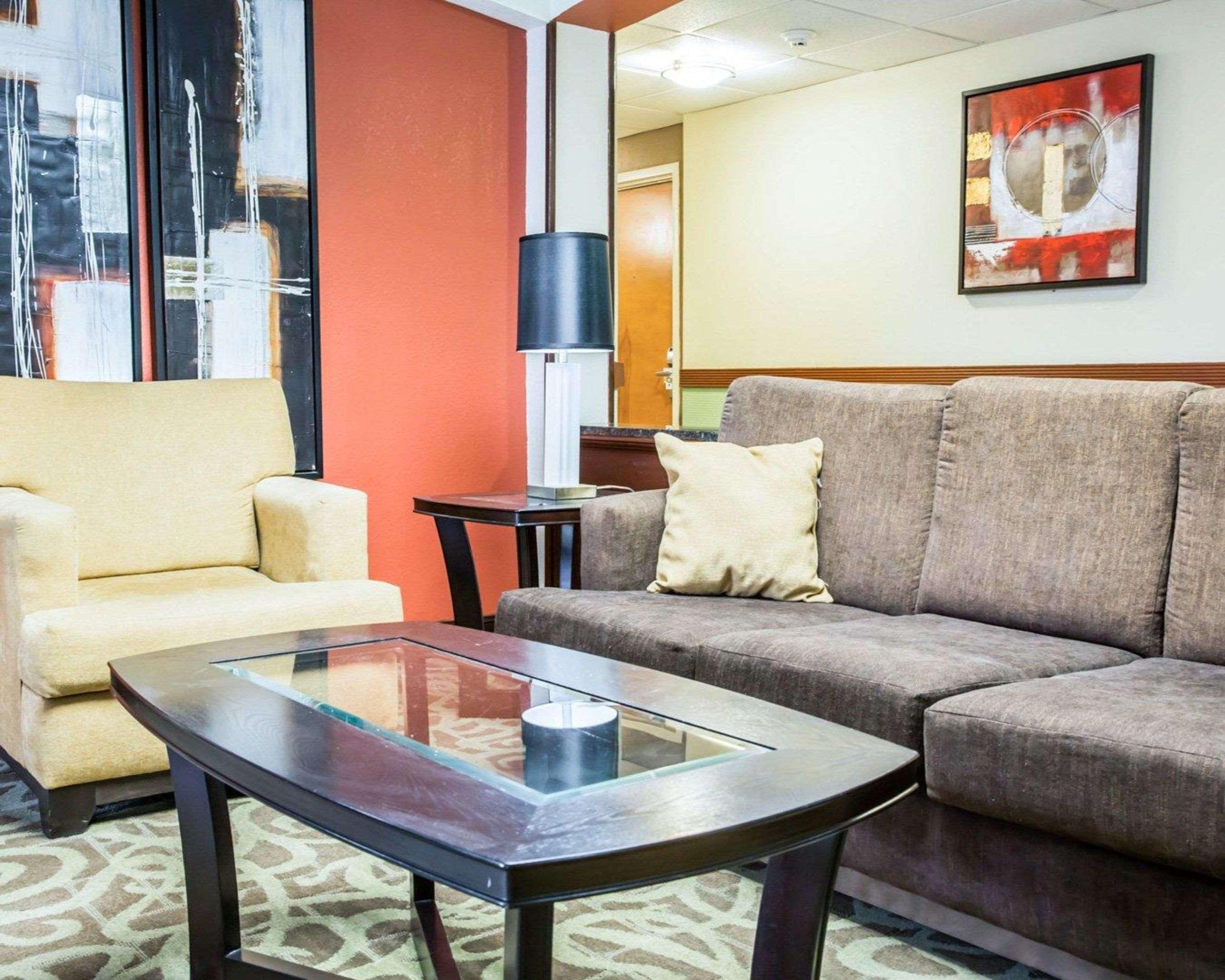Quality Inn Jacksonville Near Camp Lejeune Buitenkant foto