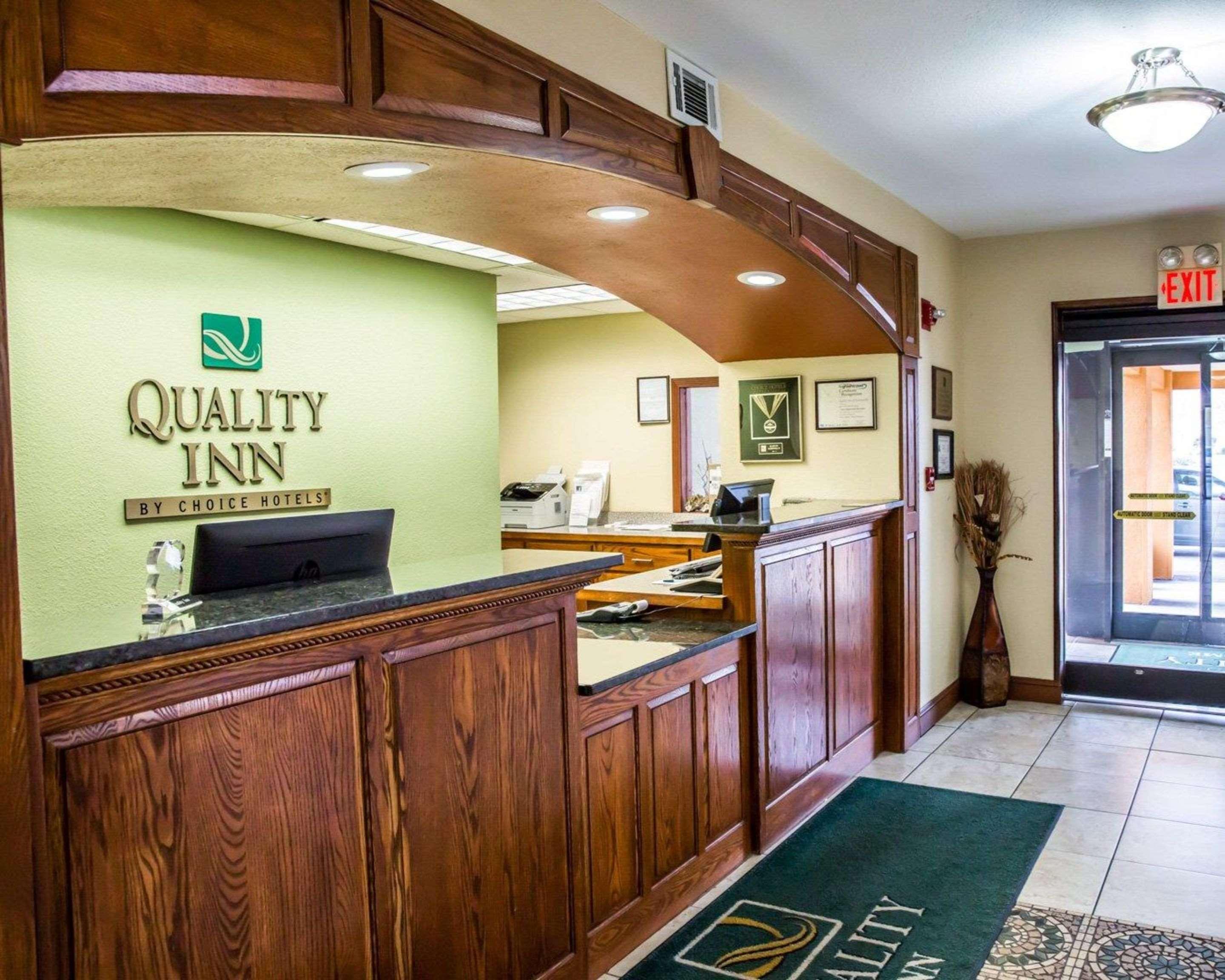 Quality Inn Jacksonville Near Camp Lejeune Buitenkant foto