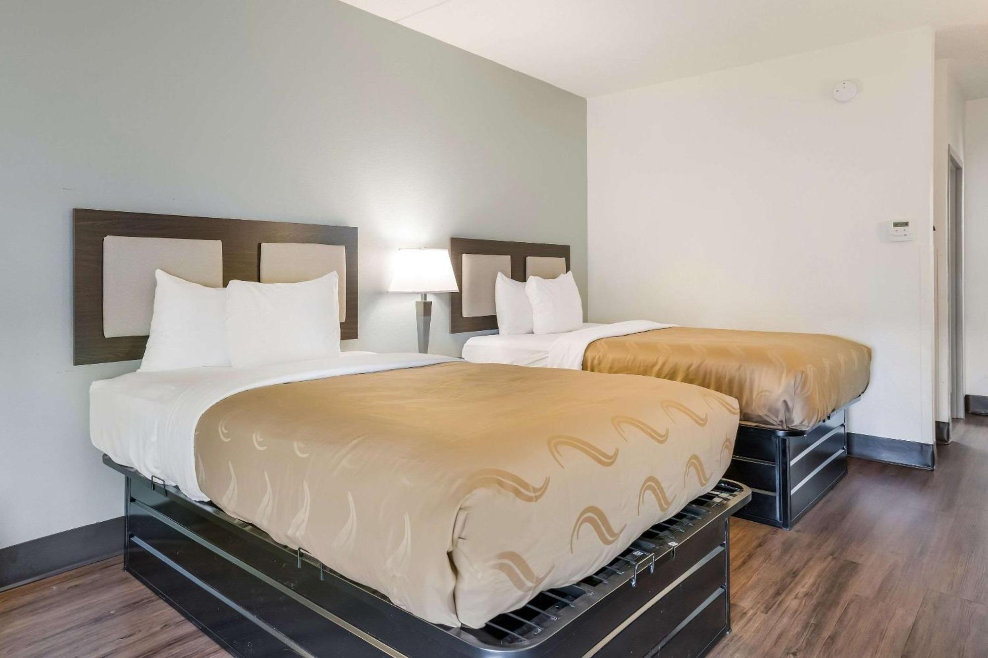 Quality Inn Jacksonville Near Camp Lejeune Buitenkant foto