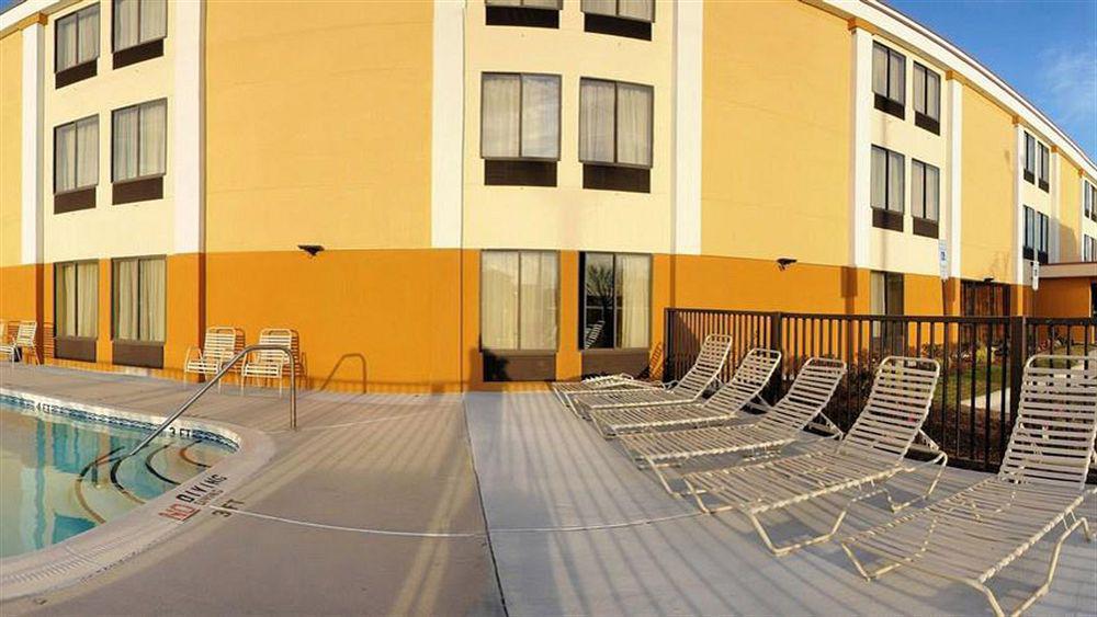 Quality Inn Jacksonville Near Camp Lejeune Buitenkant foto