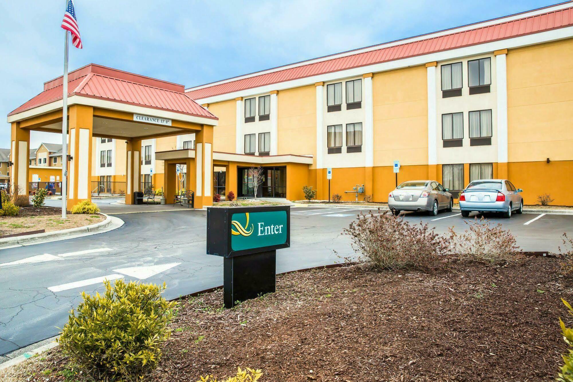 Quality Inn Jacksonville Near Camp Lejeune Buitenkant foto